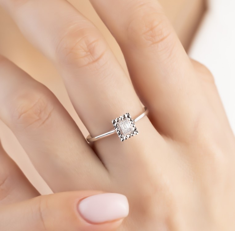 Her Anınıza Işık Katacak: Pırlanta Baget Koleksiyonu